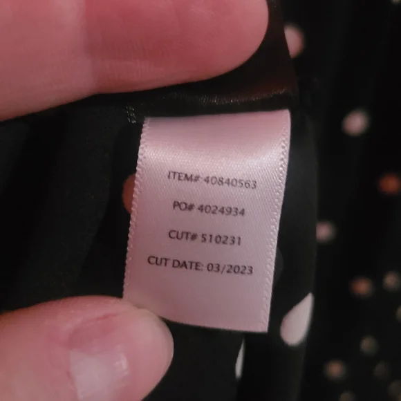 Torrid Black Polka Dot Cap Sleeve Blouse with White Trim, size 2 - Picture 8 of 9